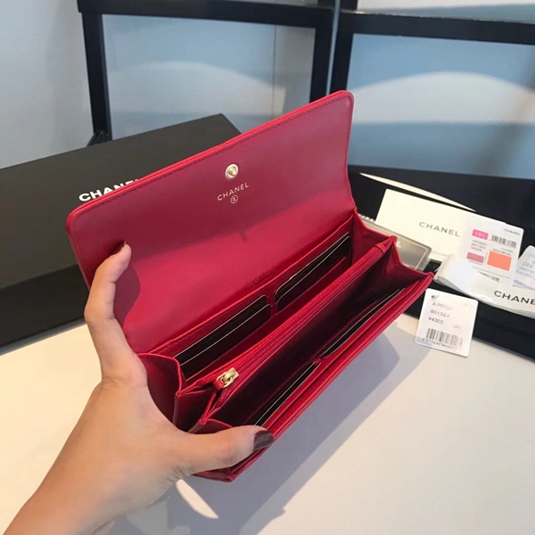 シャネル財布着用イメージ